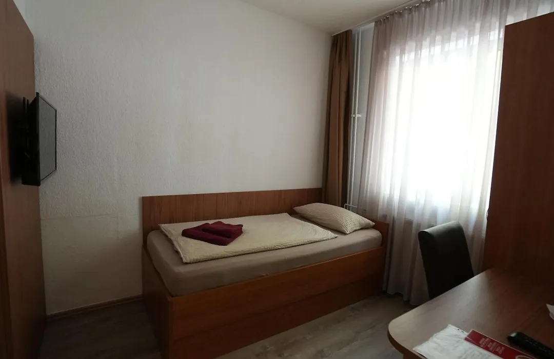 Berl Inn-1